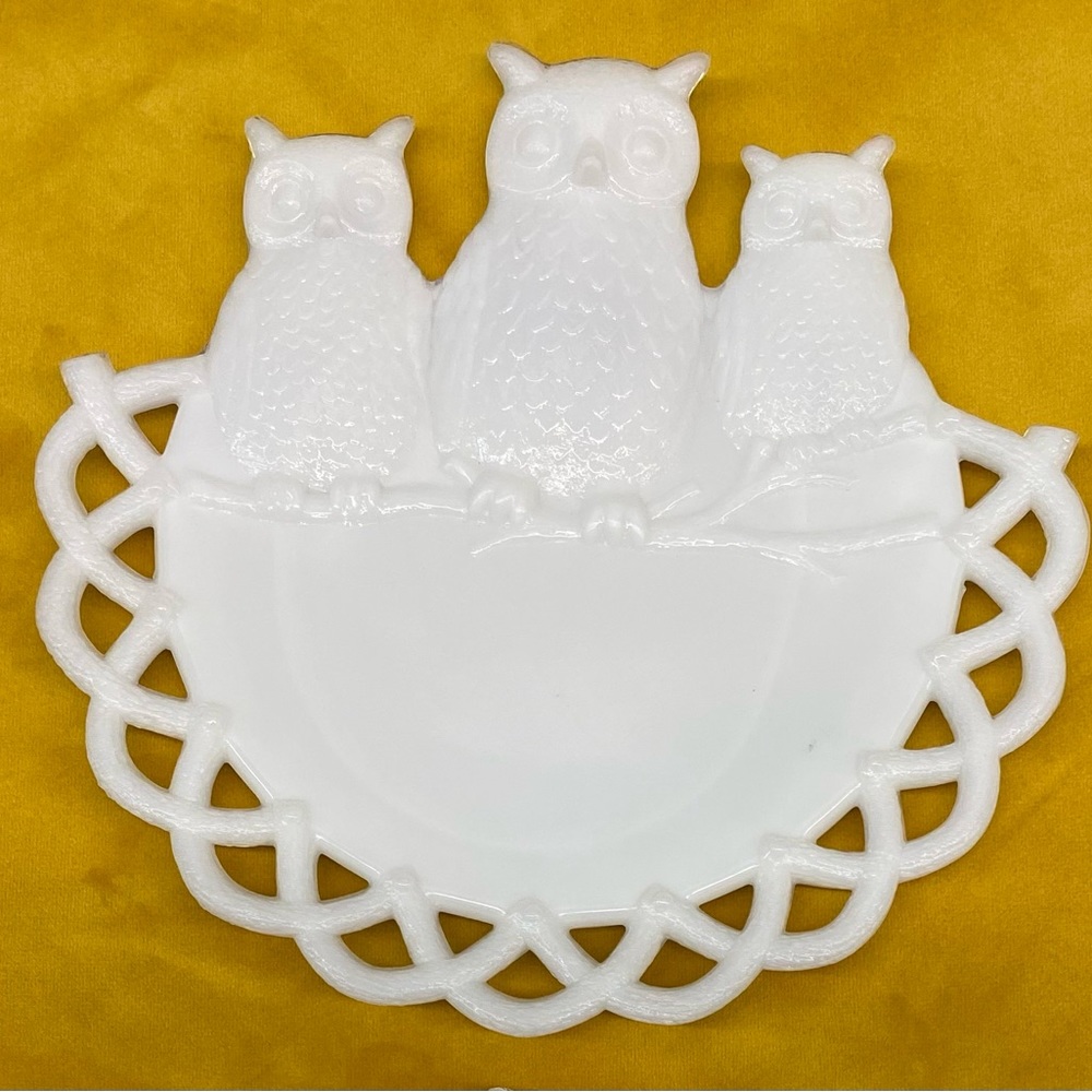 Adorable antique owl plates